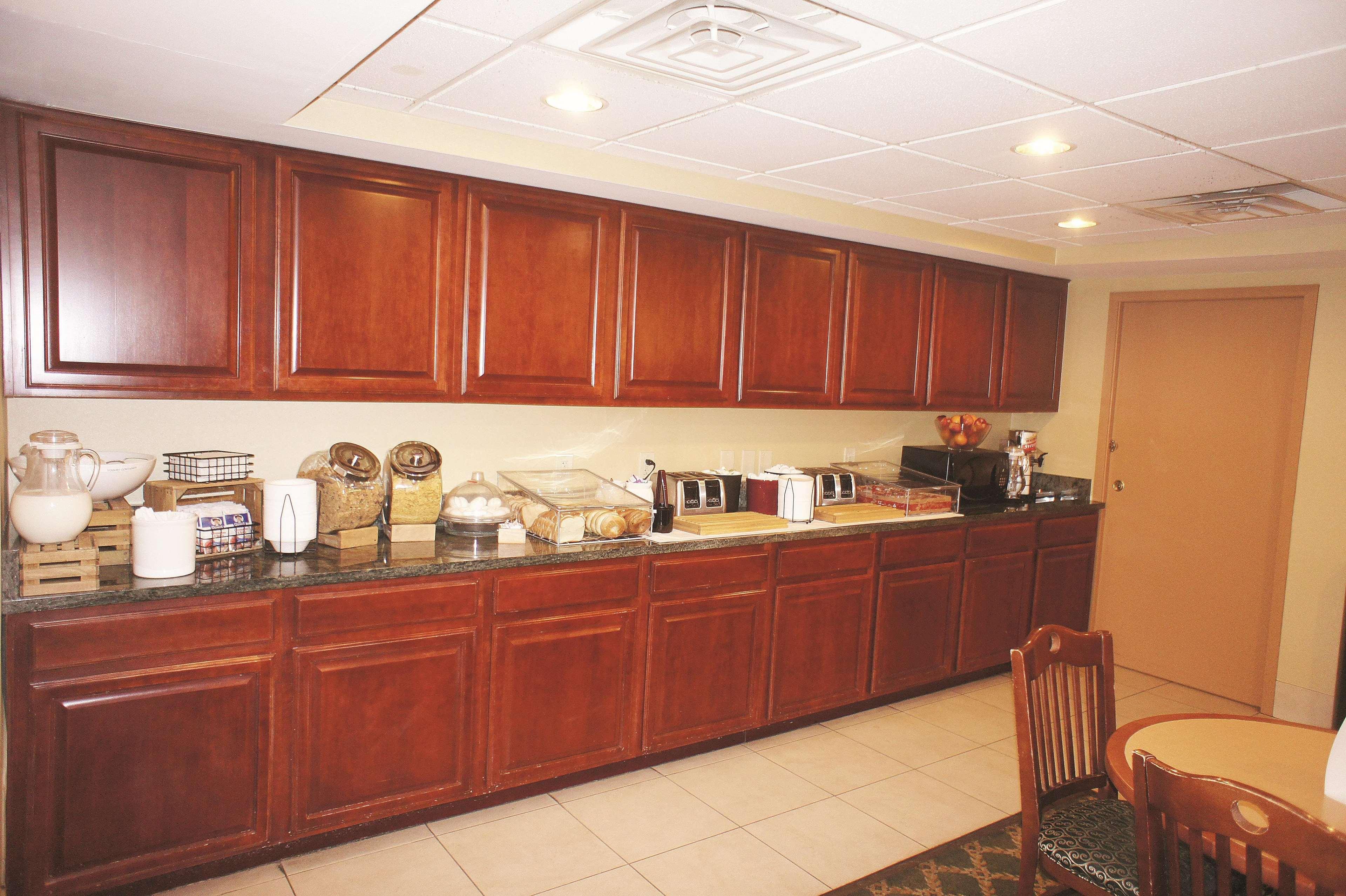 Holiday Inn Express South Burlington - Downtown By Ihg Exterior photo