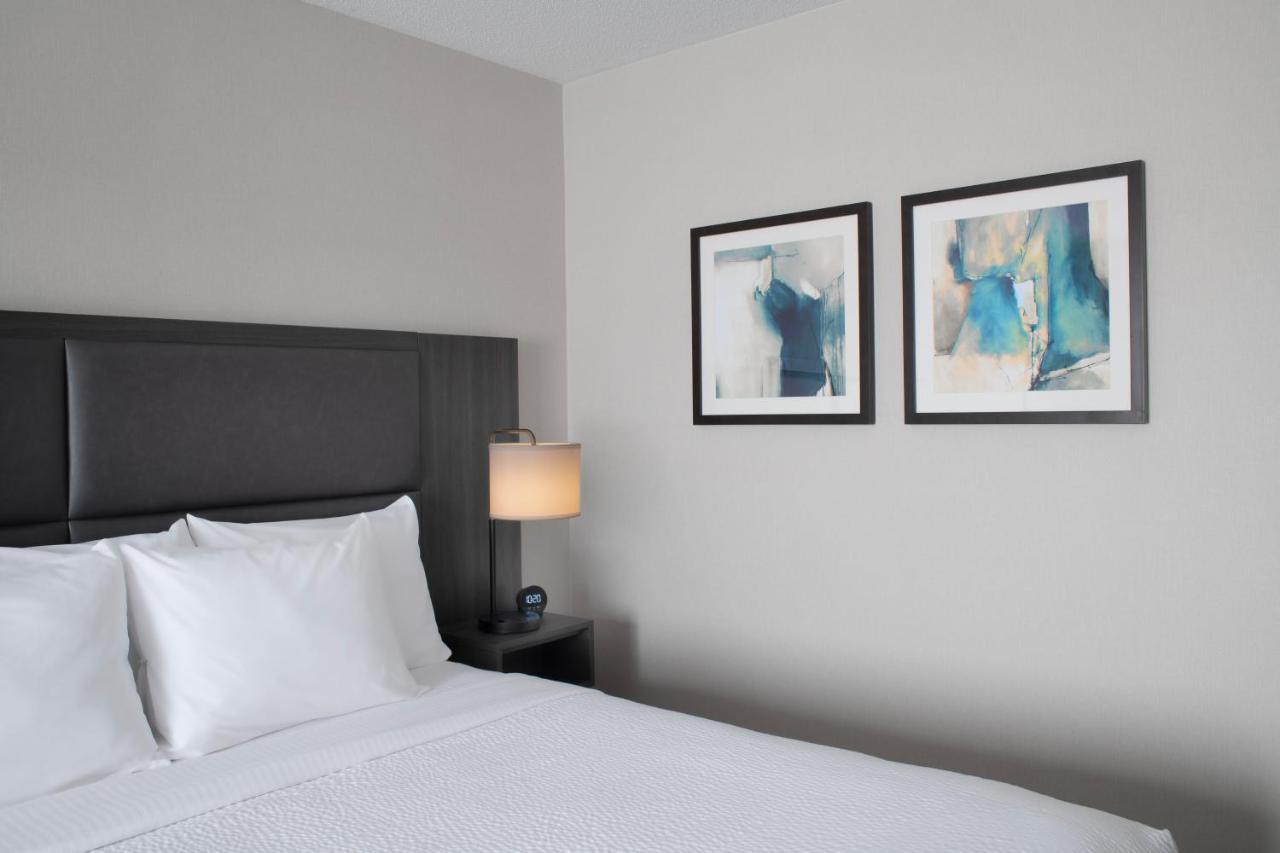 Holiday Inn Express South Burlington - Downtown By Ihg Exterior photo